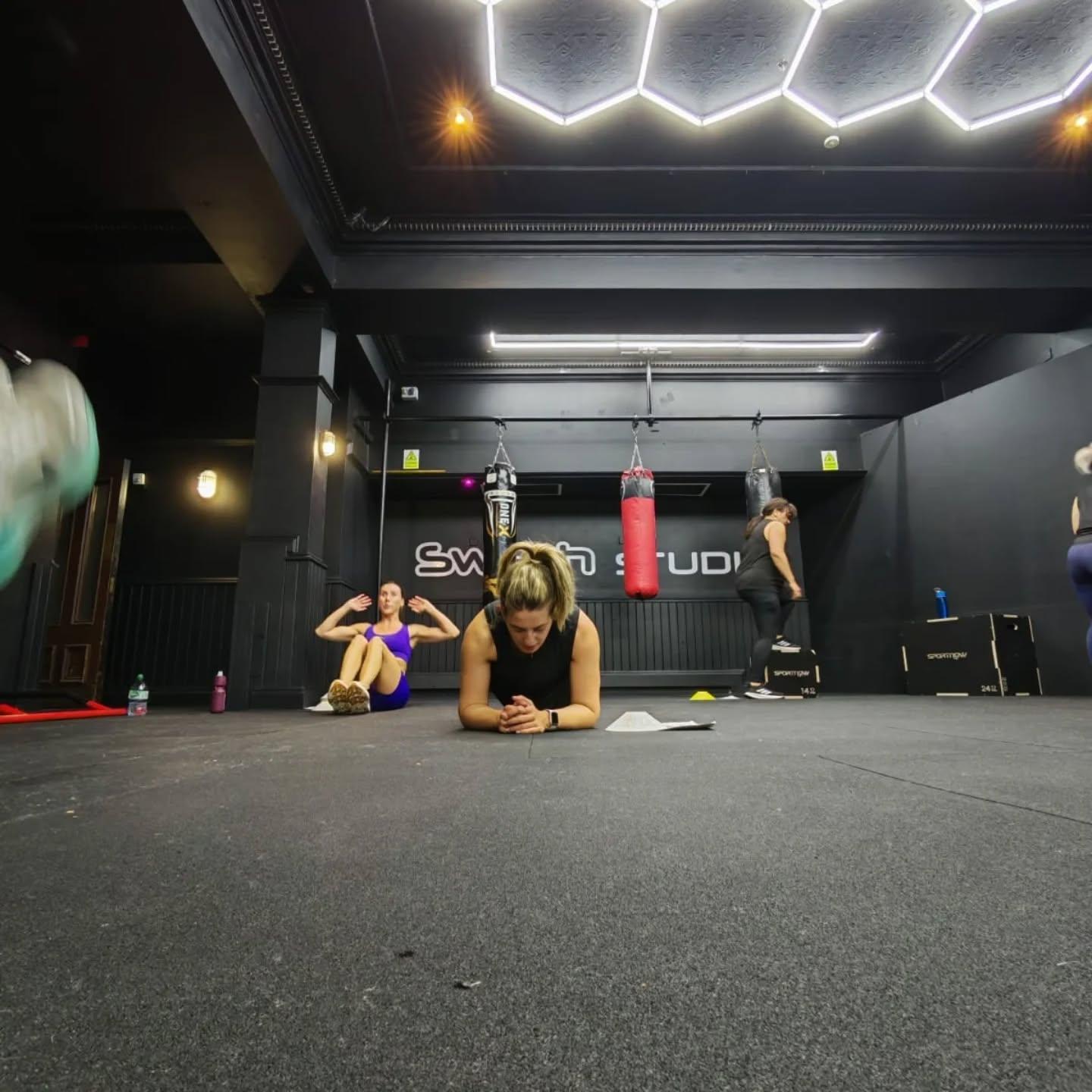 Members training together in the Swesh Studio community